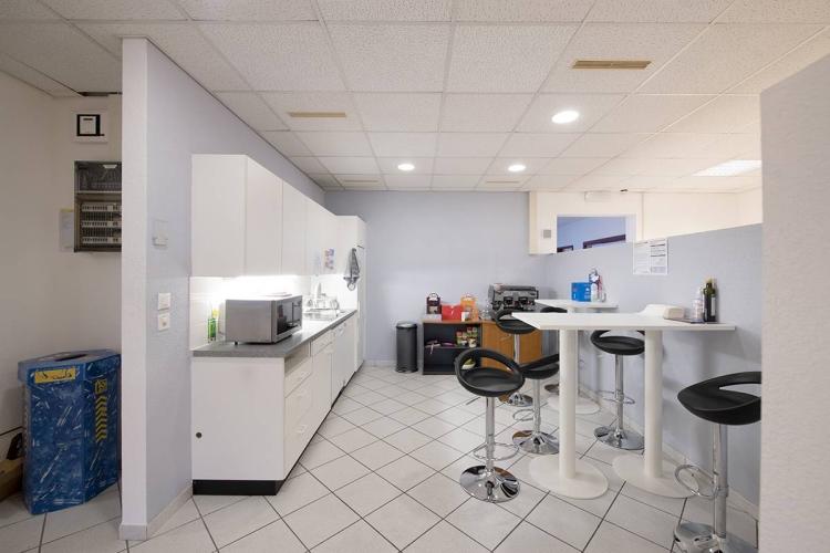 Plan-les-Ouates surface de 430 m2 avec une terrasse