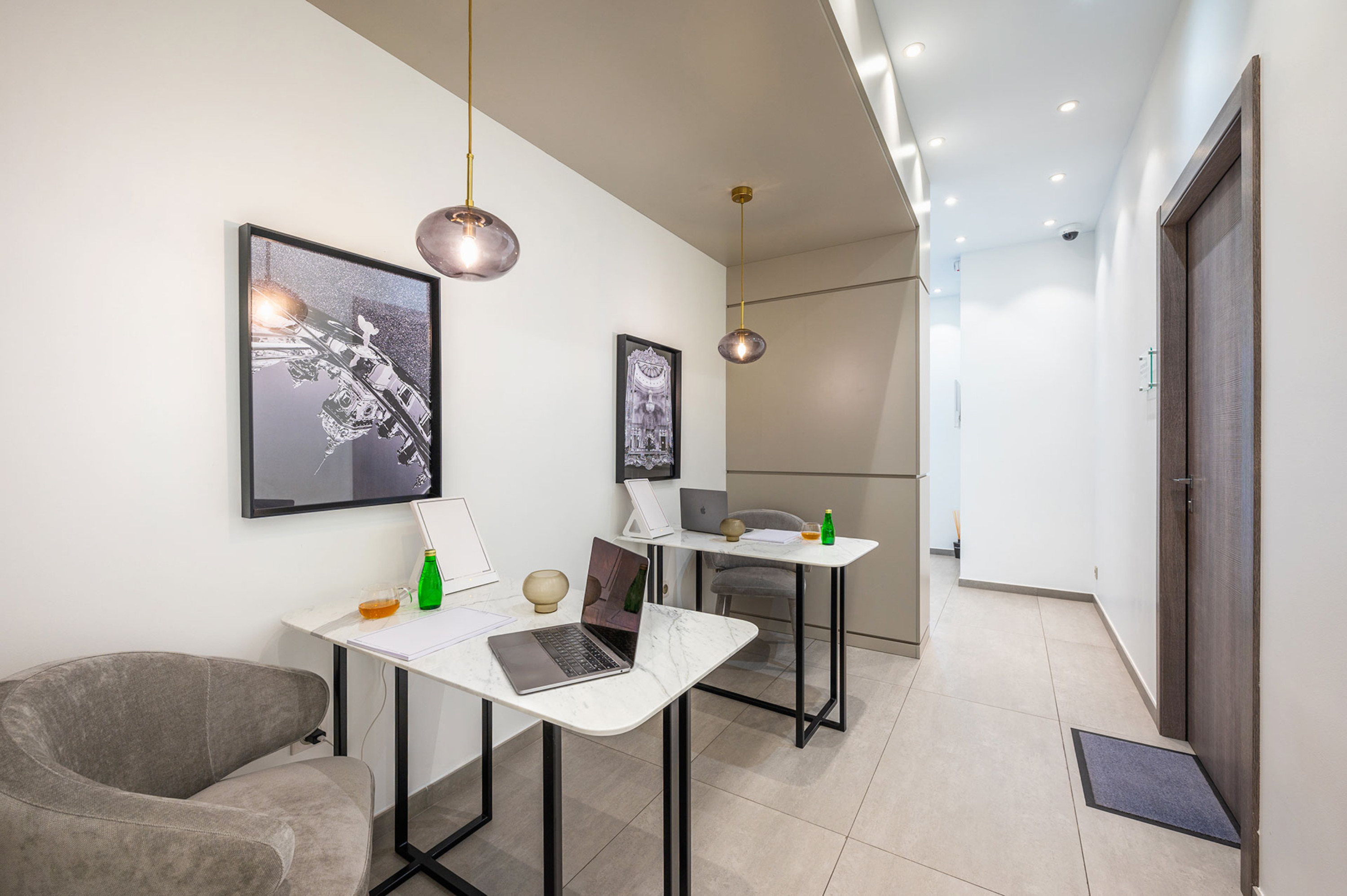 JARDIN EXOTIQUE: bureau de 14m2 en location
