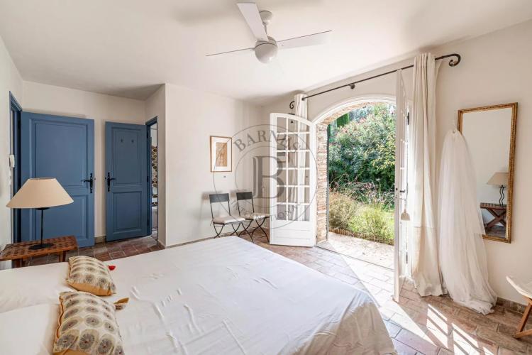PROCHE MOUGINS – MAS EN PIERRE