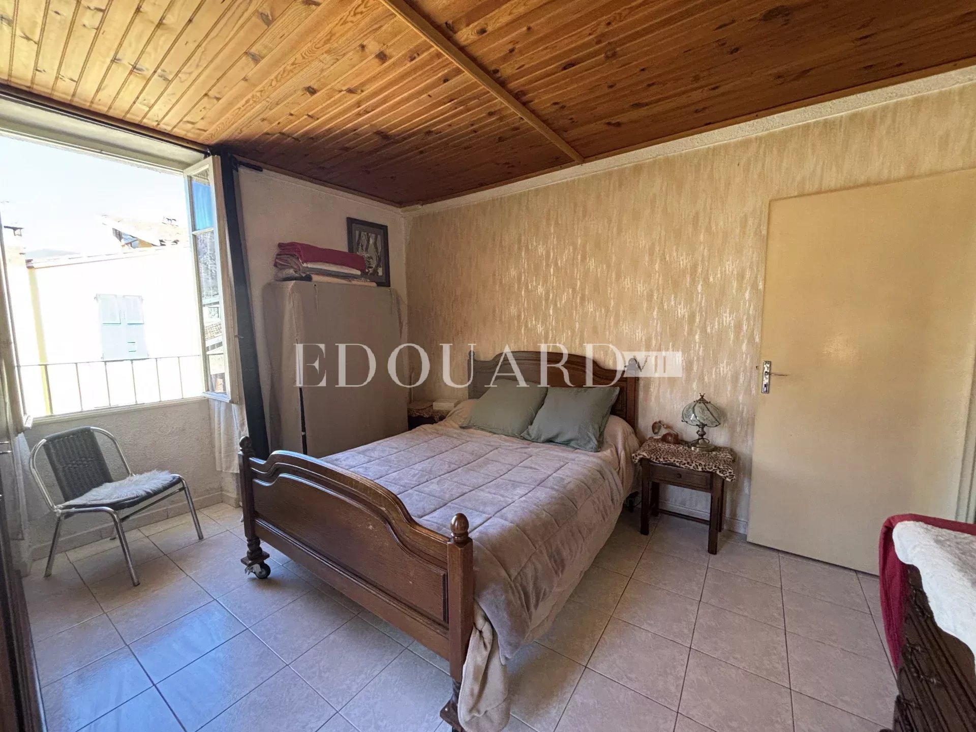 En exclusivité grand trois pièces à vendre, situé au cœur du célèbre village historique de Sospel