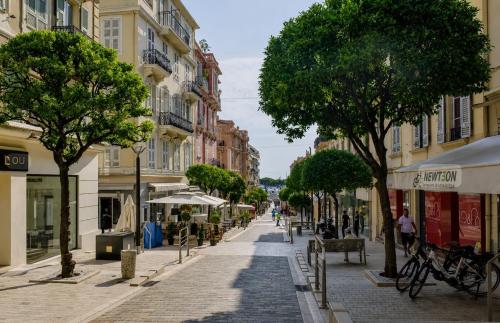 À vendre : Murs commerciaux occupés – Emplacement exceptionnel à Monaco (Condamine, Port Hercule)