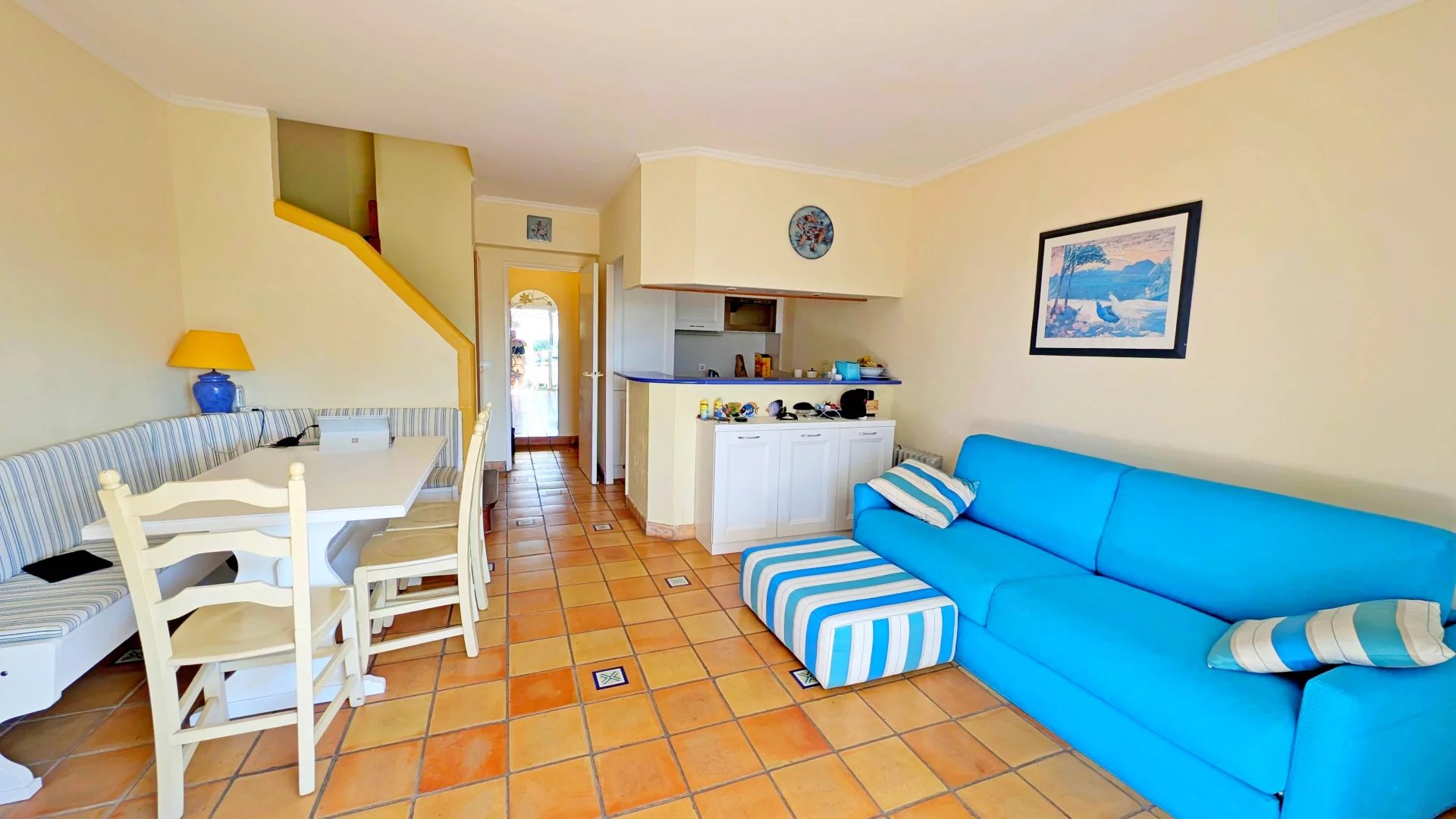 ACHAT SAINT RAPHAEL  Proche des plages d'Agay, dans domaine sécurisé avec golf, tennis
