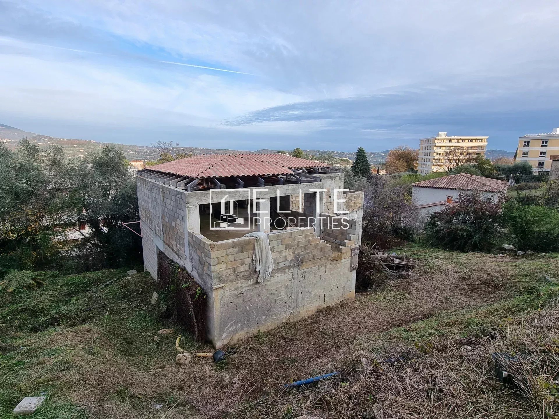 MAISON A TERMINER 162m² GRASSE
