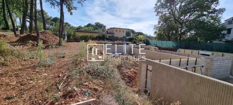 TERRAIN CONSTRUCTIBLE 2777m² MOUANS-SARTOUX