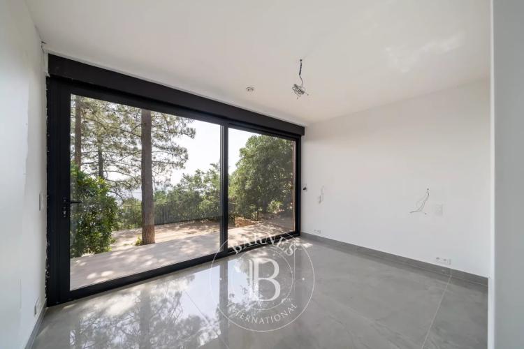 SUPERBE VILLA : THEOULE SUR MER