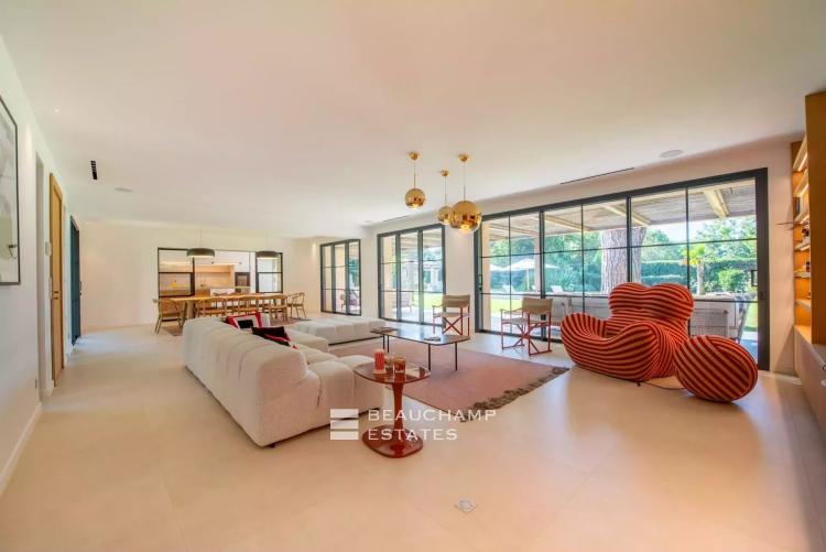 Villa neuve au coeur des Parcs de Saint-Tropez