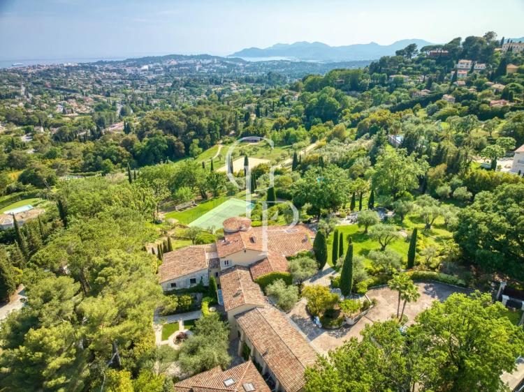 DOMAINE DE MOUGINS