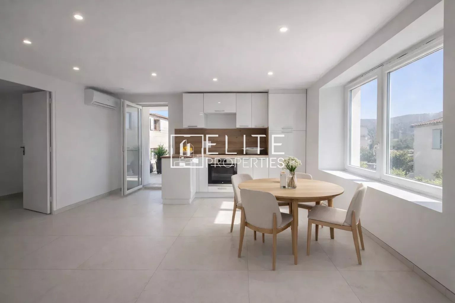 PEGOMAS T2 30m² + TERRASSE 38m²