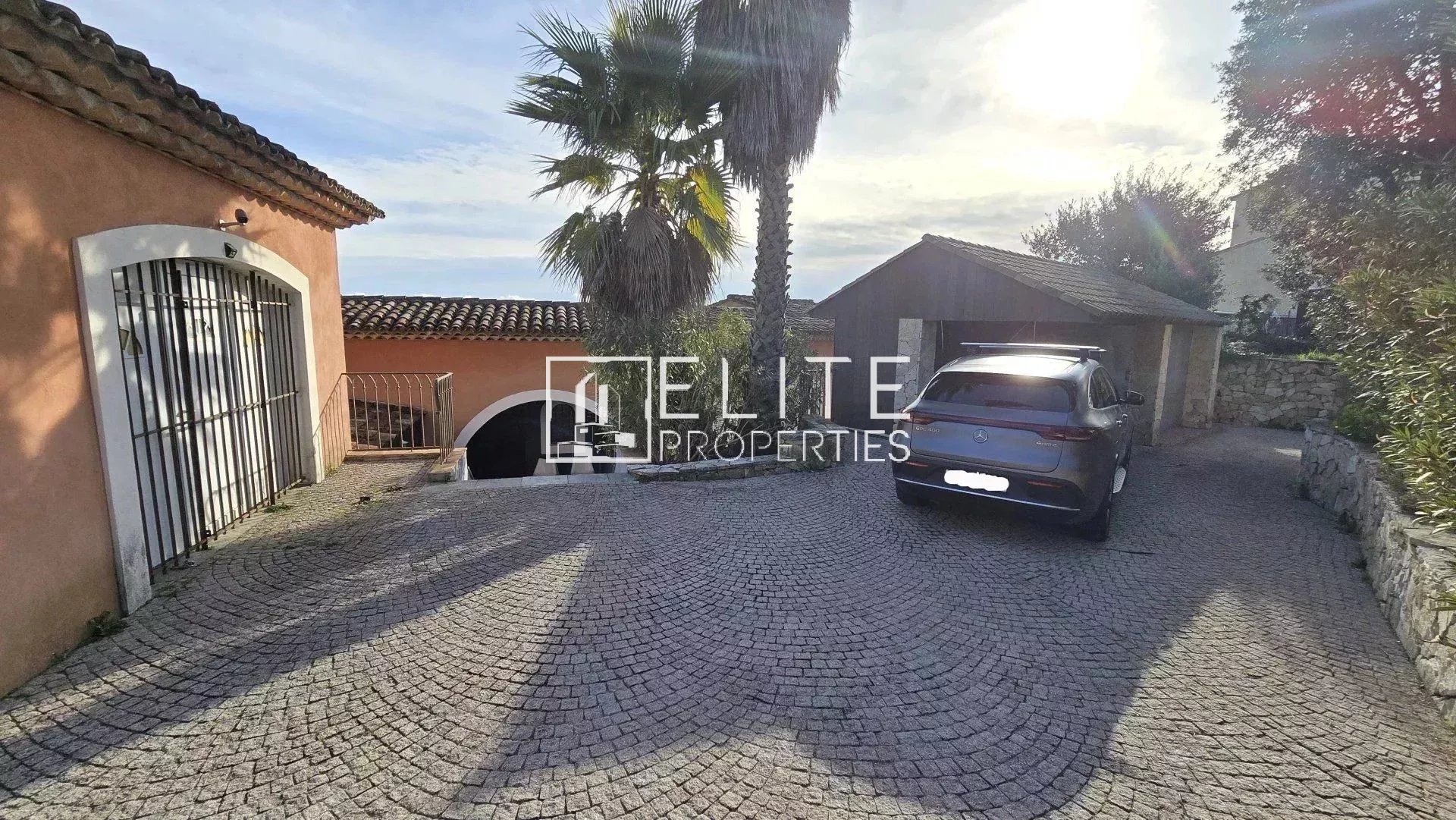MAISON 6 PIÈCES 218 m² + PISCINE & GARAGE – TANNERON