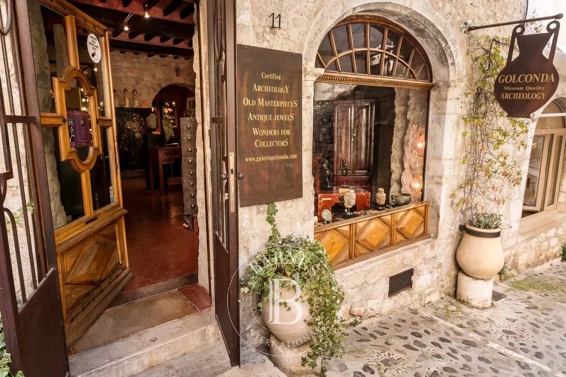Saint Paul de Vence - galerie et appartement - emplacement exceptionnel
