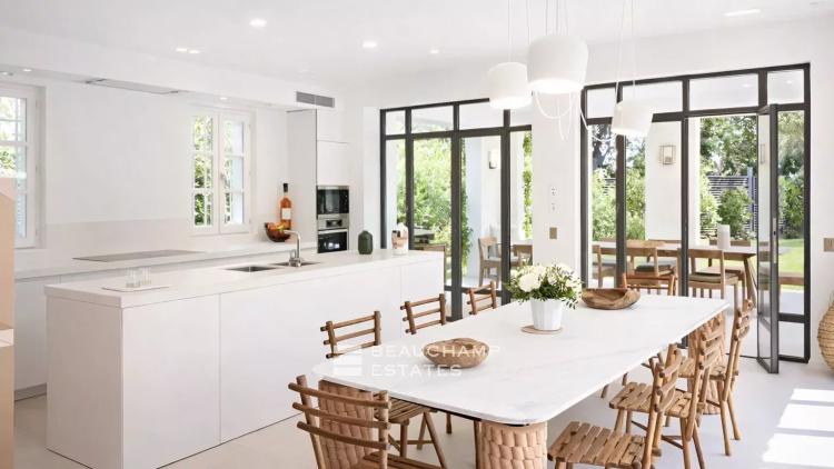 Somptueuse villa au coeur de Saint-Tropez, à pieds de la place des Lices