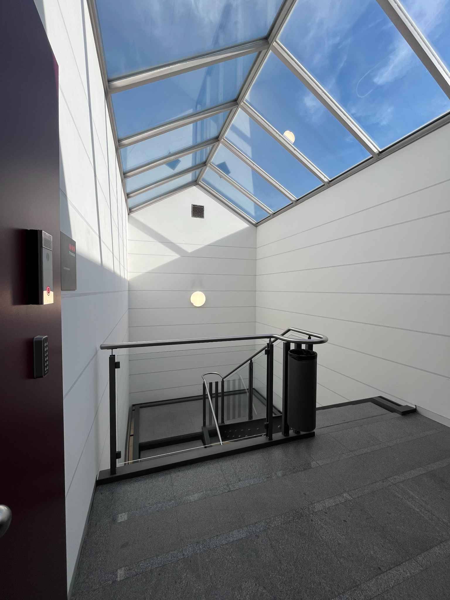 Bureaux de 273m2 lumineux à proximité de l'aéroport et de la Place des Nations