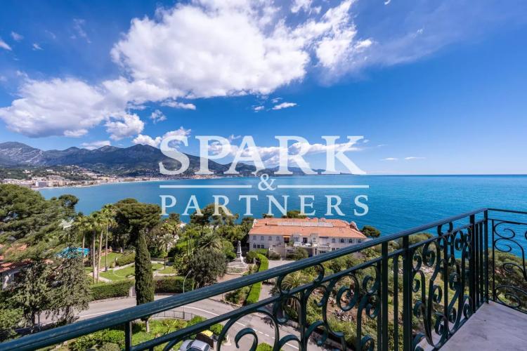 Sublime appartement 4 pièces vue imprenable sur la mer