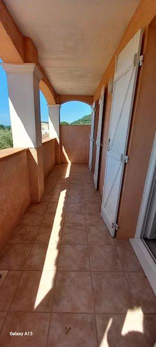 MAISON AVEC 2 APPARTEMENTS -  VIDAUBAN (83)