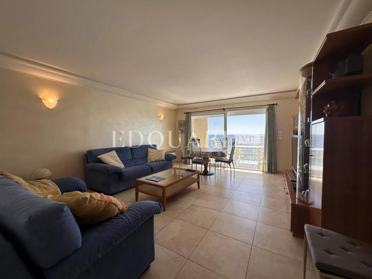 Trois pièces avec terrasse, magnifique vue mer panoramique et double garage