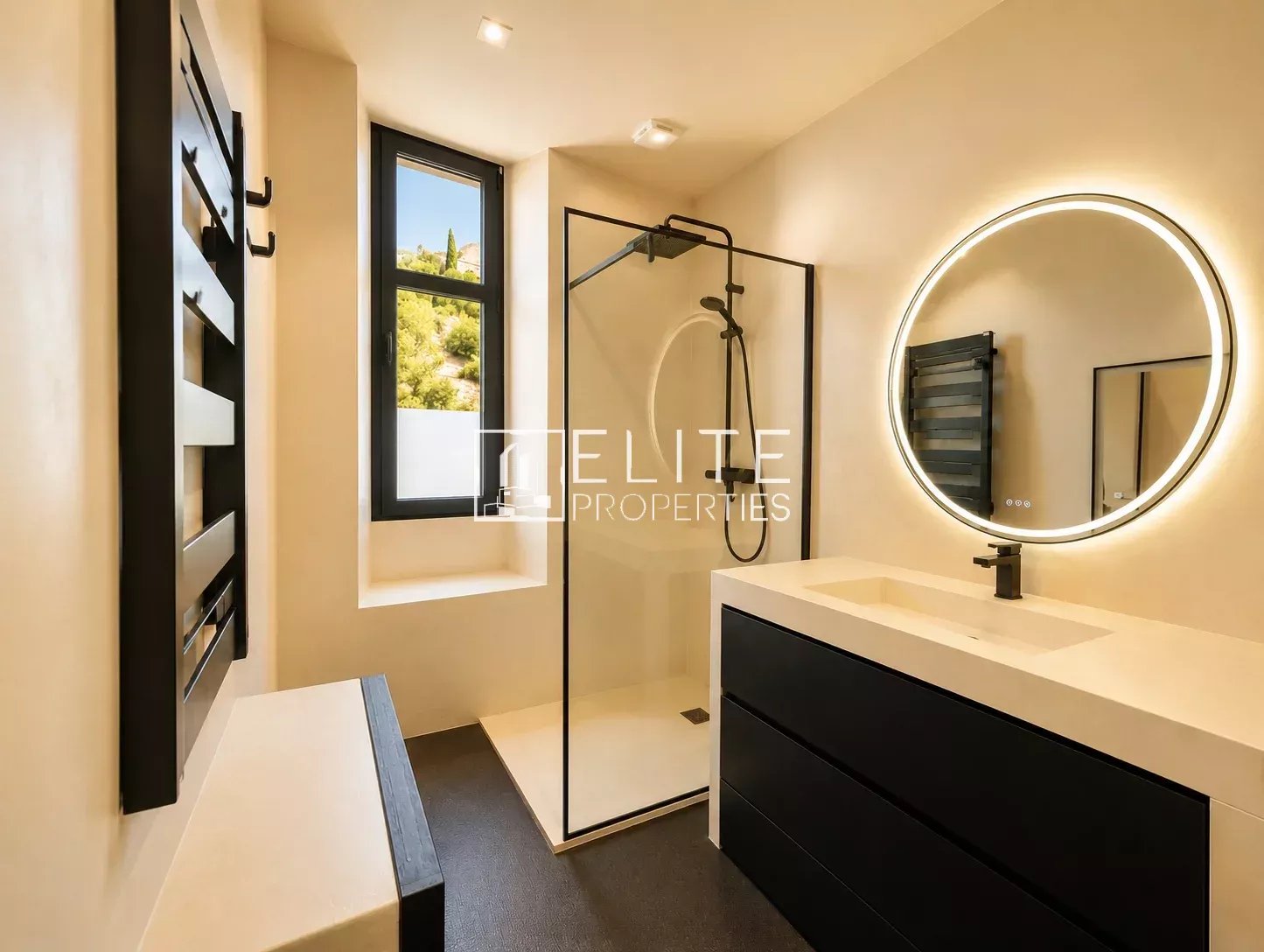 LE GRAND PALAIS – APPARTEMENT DE PRESTIGE AU CŒUR DE GRASSE