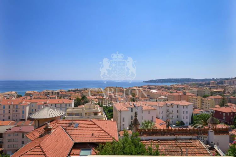 Villa  avec vue mer et accès facile au centre-ville - Opportunité d'investissement