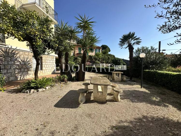 En exclusivité deux pièces avec terrasse et vue panoramique, au cœur du splendide quartier de Garavan