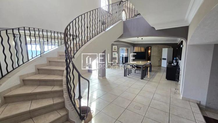 MAISON 6 PIÈCES 218 m² + PISCINE & GARAGE – TANNERON