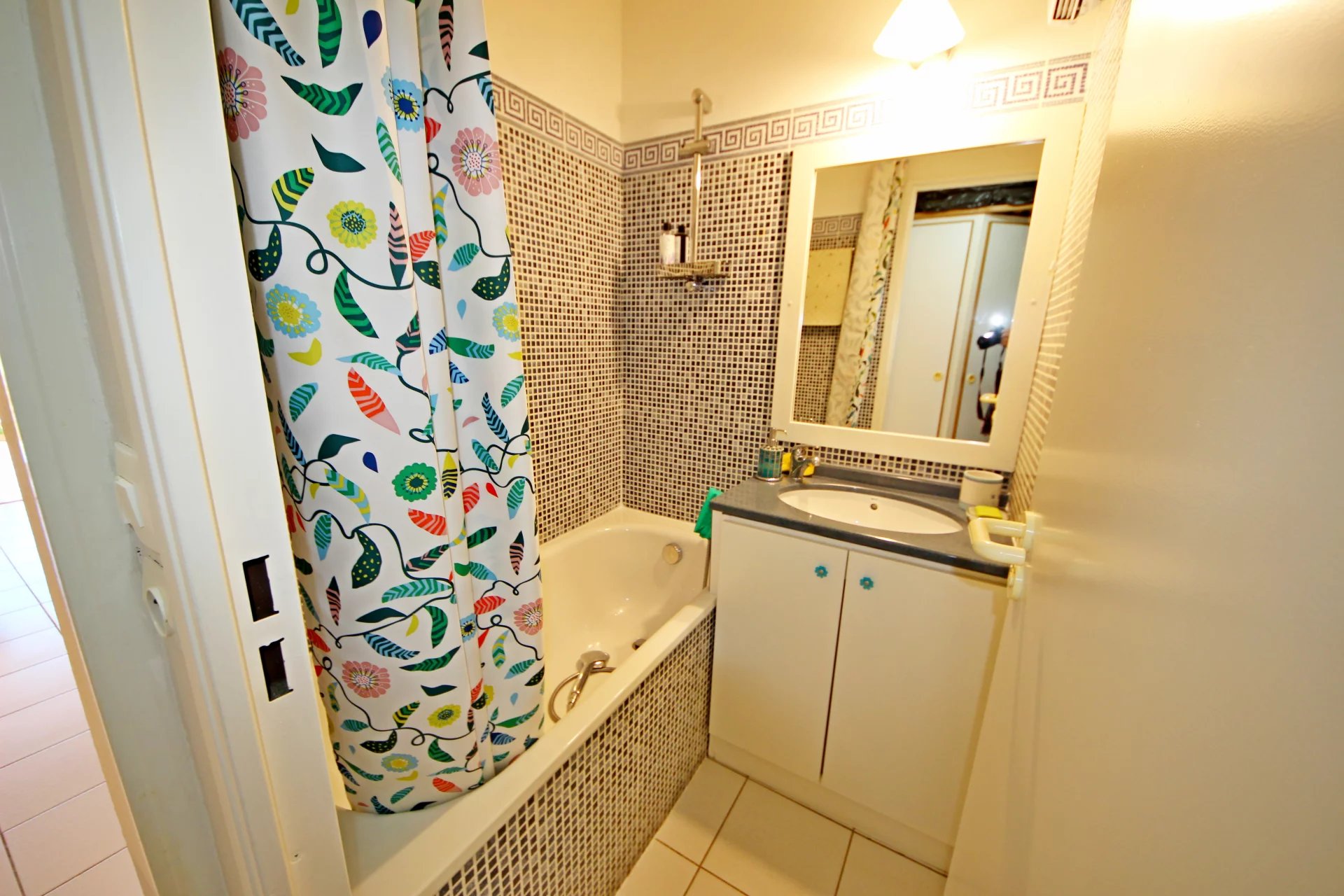 SOUS OFFRE AGAY CAP ESTEREL studio cabine meublé pour 4 personnes avec terrasse et jardin