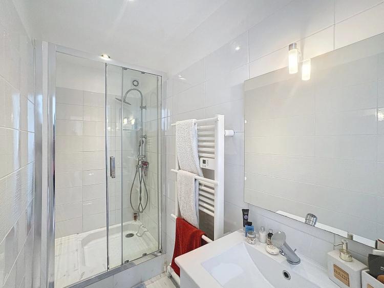 CANNES BANANE  PLEIN CENTRE LUMINEUX 3 pièce(s) 43.82 m2