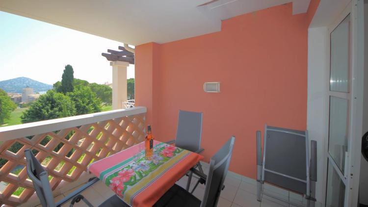 À vendre – Studio cabine avec vue exceptionnelle sur l'Estérel et la baie d'Agay