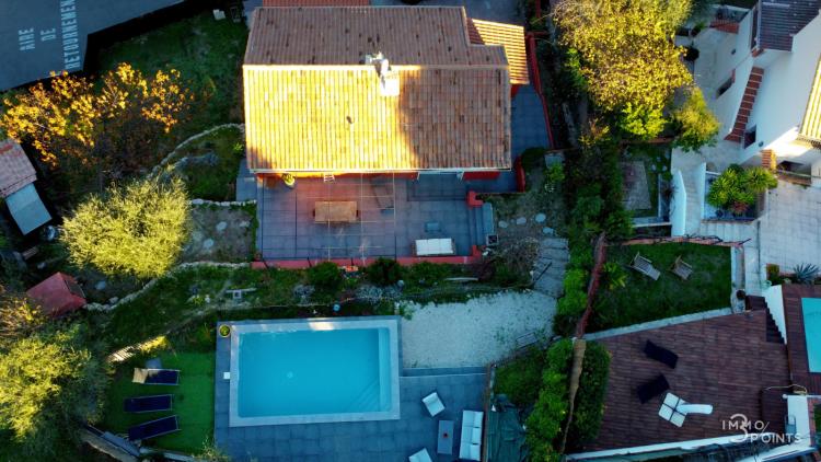 Villa familiale avec piscine – Secteur prisé