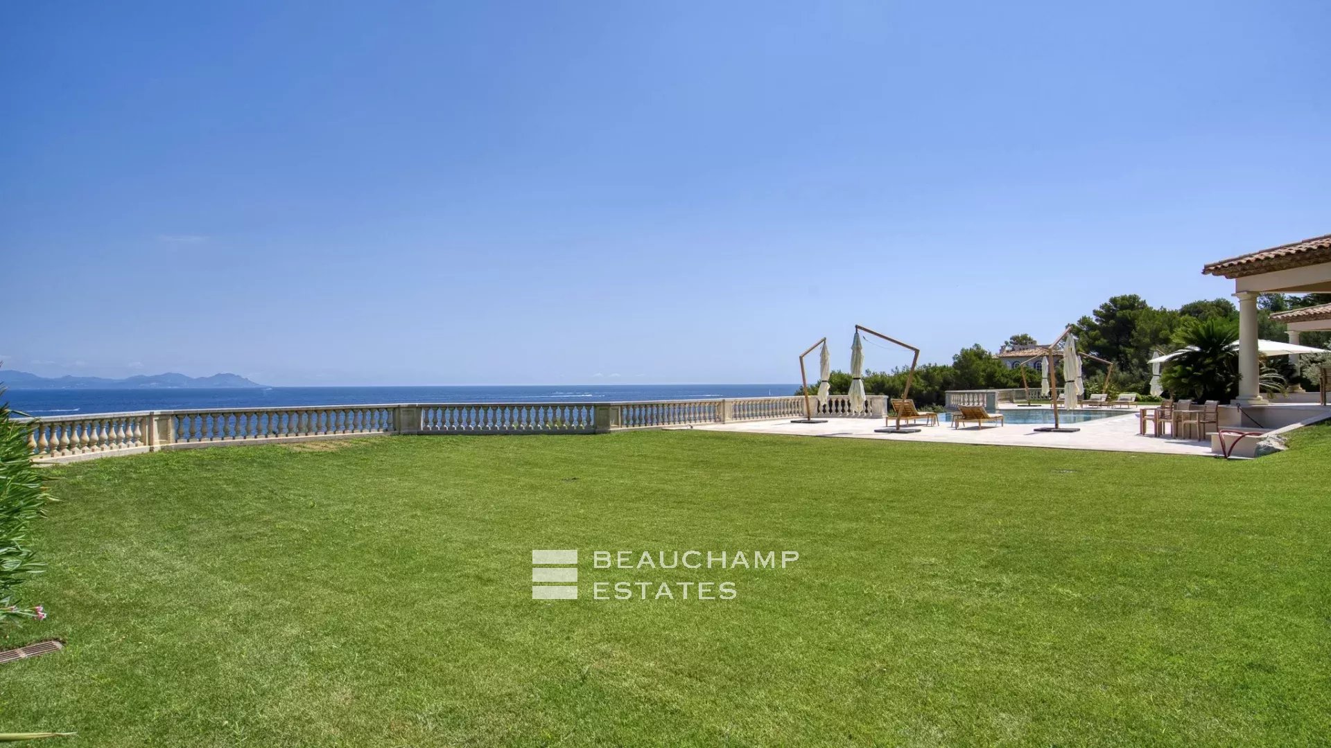 Villa provençale ultra-luxueuse située dans le prestigieux domaine des Parcs de Saint-Tropez