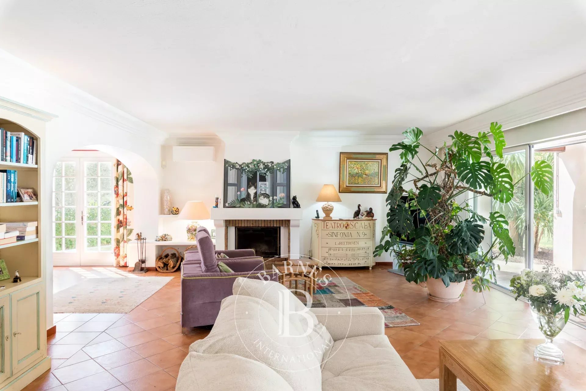 Le Rouret – Villa vue mer, domaine fermé, plein sud, 4 chambres, sous-sol complet