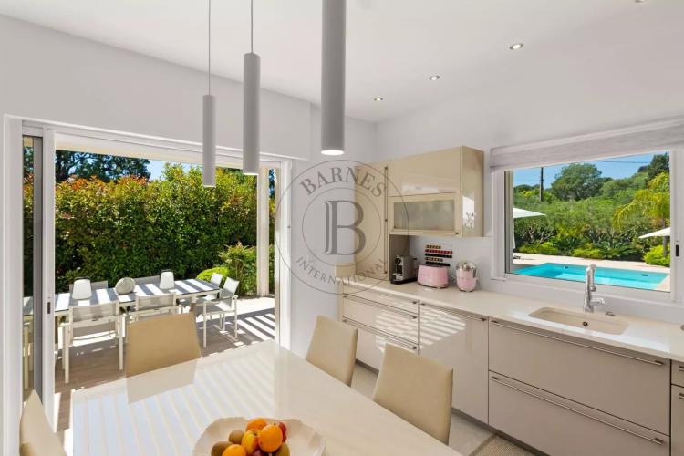 VILLA MOUGINS – VAUMARRE – À QUELQUES MINUTES DU CENTRE