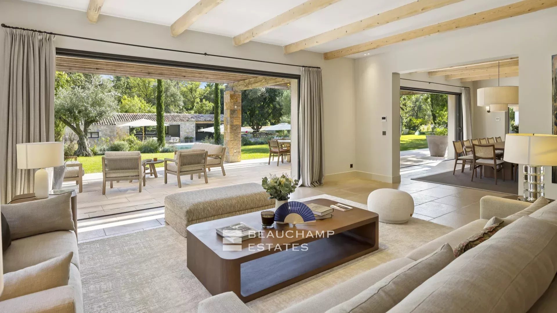 Exclusivité - Domaine fermé de 12 chambres  avec piscine  - Valbonne