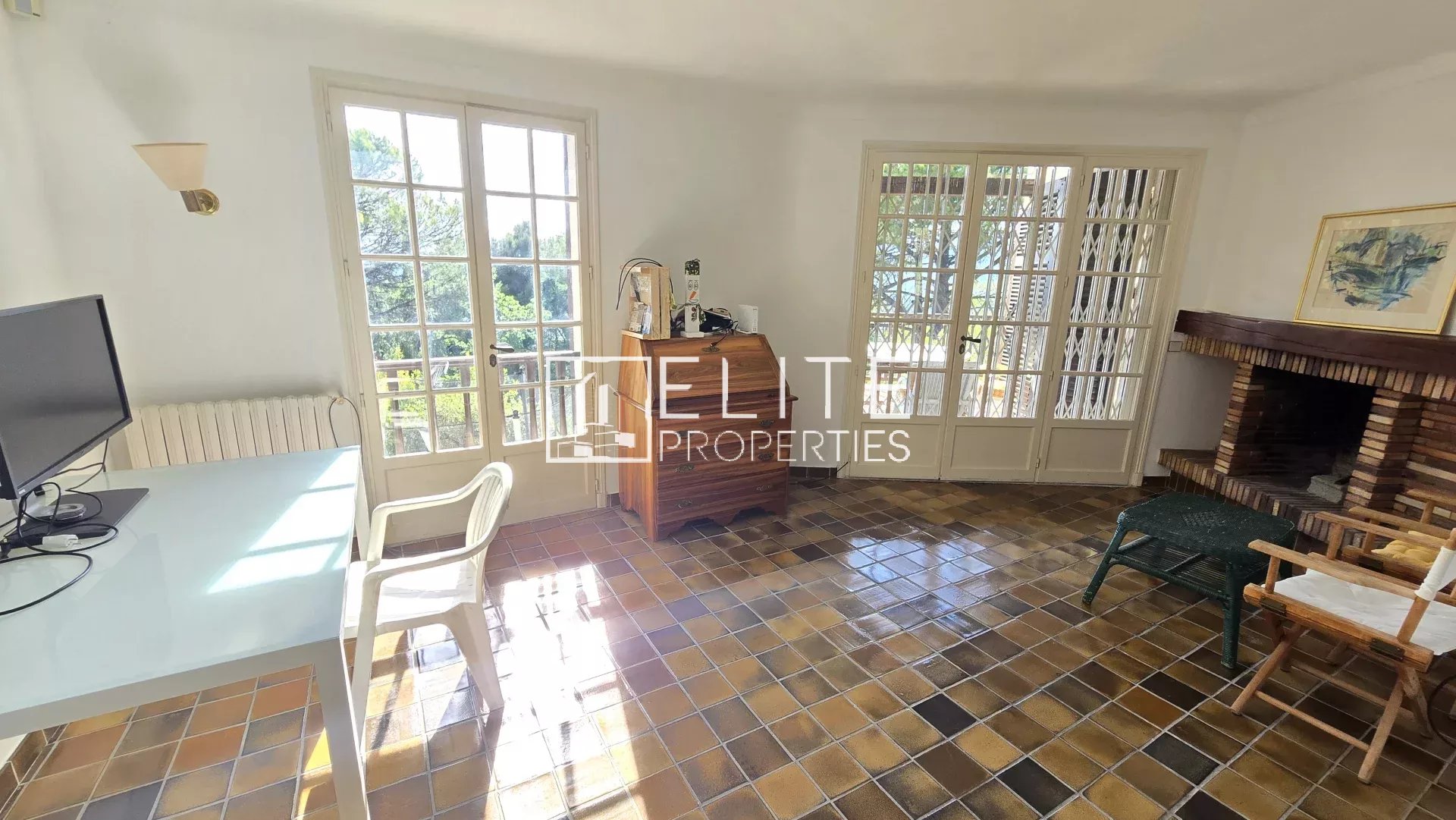 VILLA 333 m² + PISCINE – MOUANS-SARTOUX