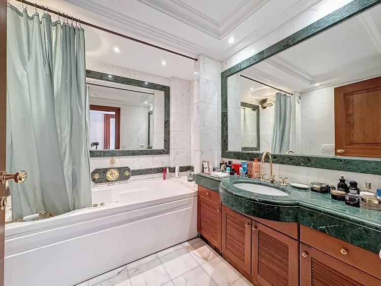 CANNES OXFORD 2P REZ DE JARDIN