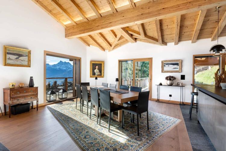 Chalet d'exception avec ascenseur privatif et vue imprenable
