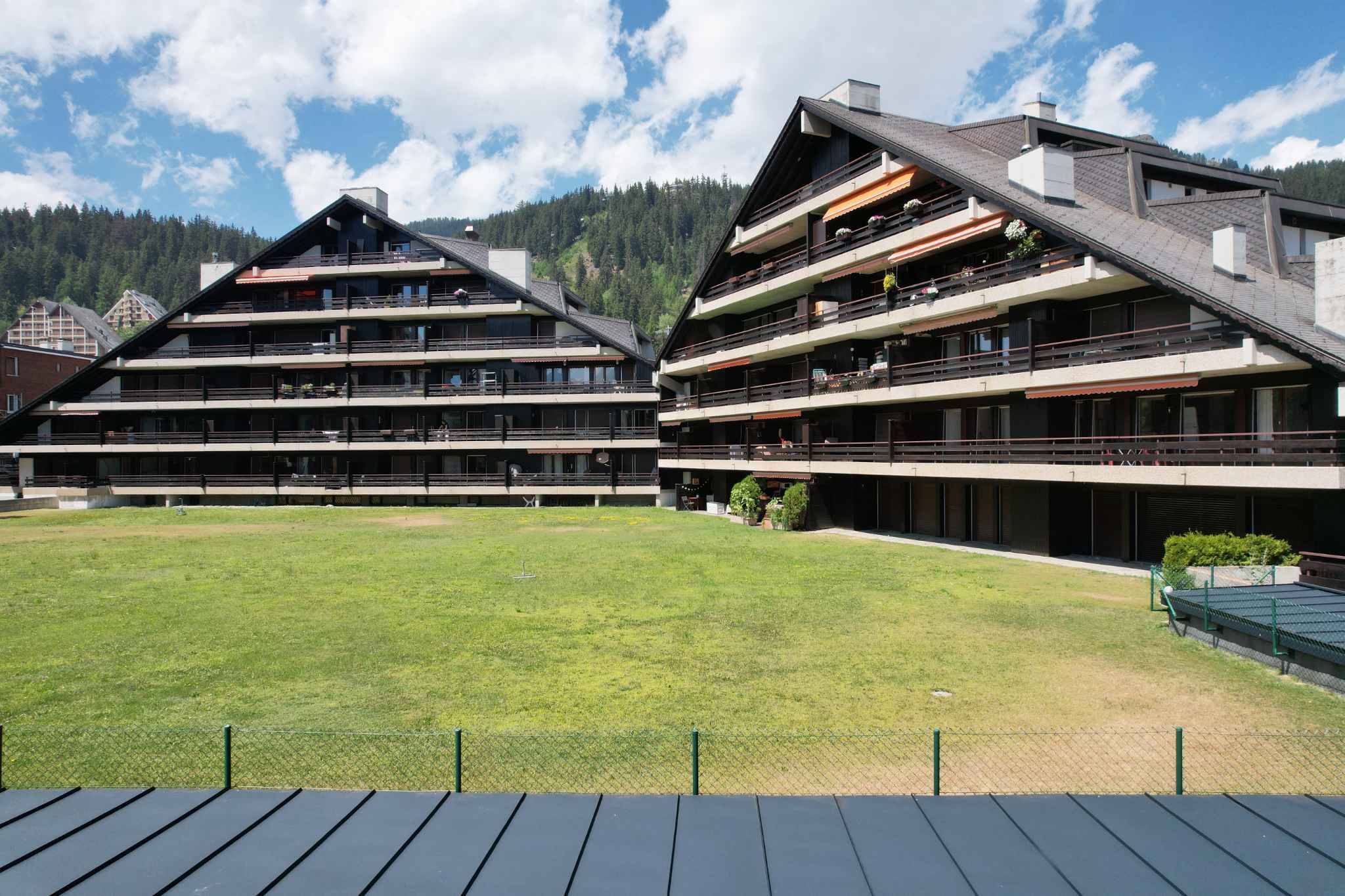 Rare - 2.5 PIÈCES EN PLEIN CENTRE, REFAIT À NEUF EN 2026
