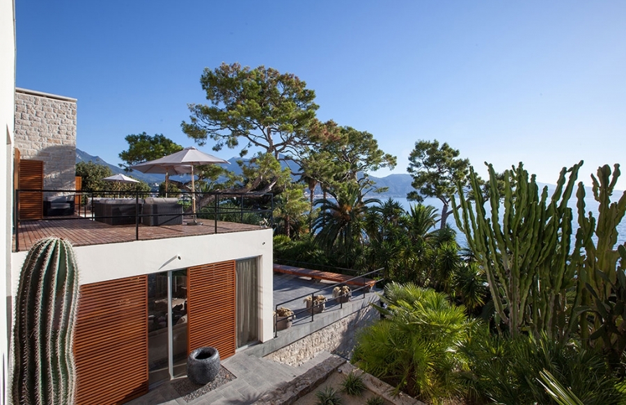 ROQUEBRUNE CAP MARTIN - PRESTIGIEUSE VILLA