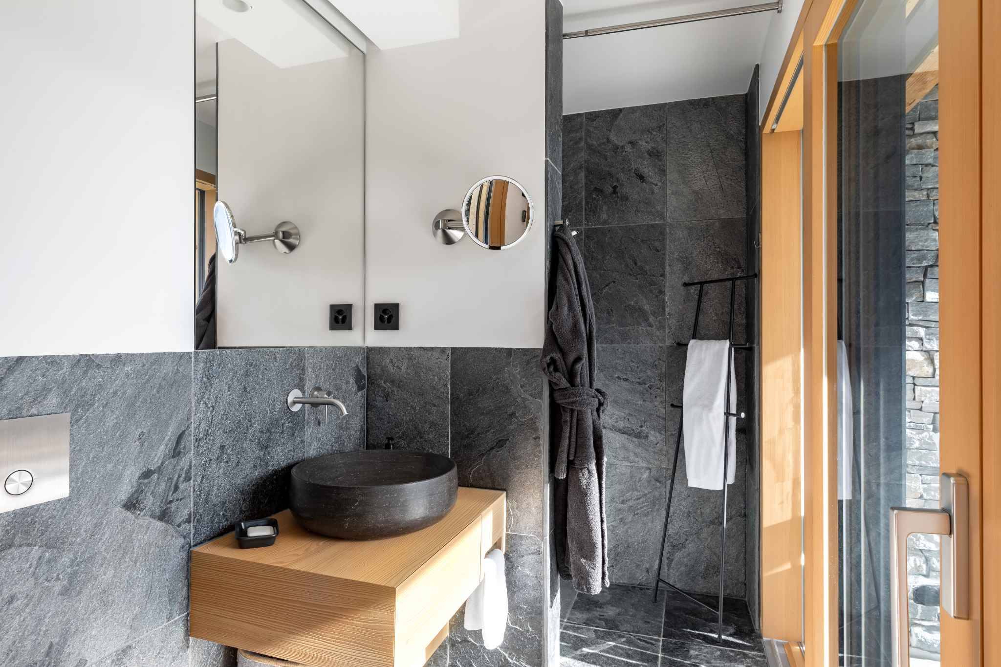 Chalet d'exception avec ascenseur privatif et vue imprenable