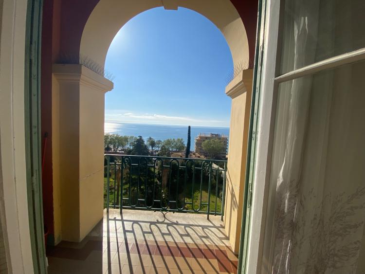 Vue mer & élégance ? Terrasse – Résidence L’Impérial | Menton
