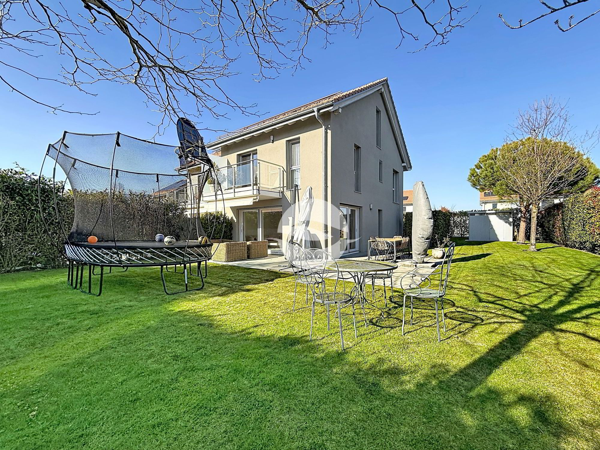Belle villa jumelle avec jardin
