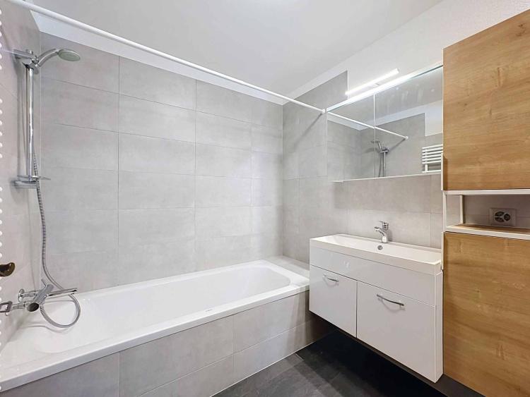 CHALET DE 15,5 PIÈCES
COMPOSÉ DE TROIS APPARTEMENTS INDÉPENDANTS