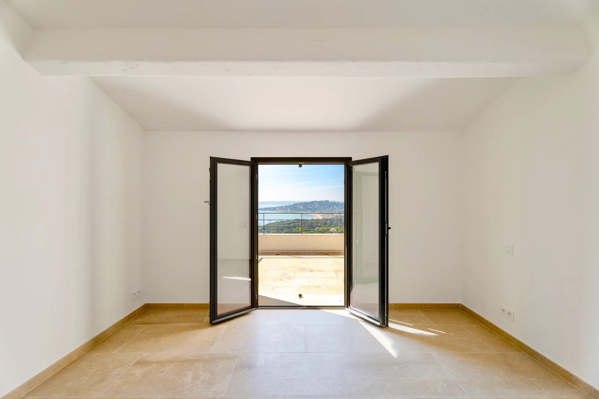 Villa vue mer panoramique à vendre à Sainte-Maxime