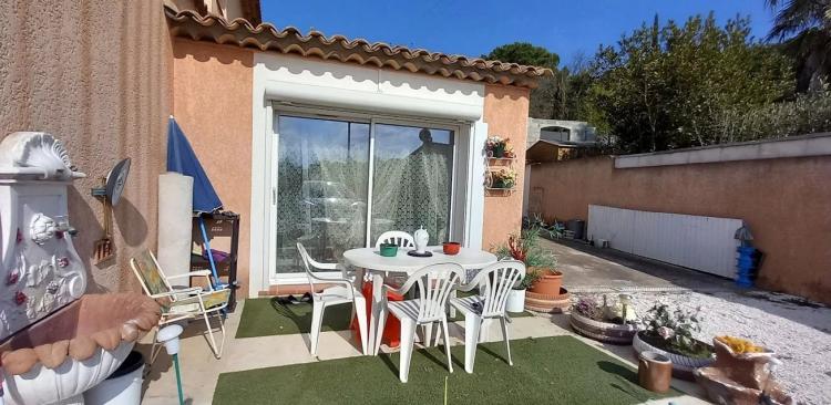 MAISON AVEC 2 APPARTEMENTS -  VIDAUBAN (83)
