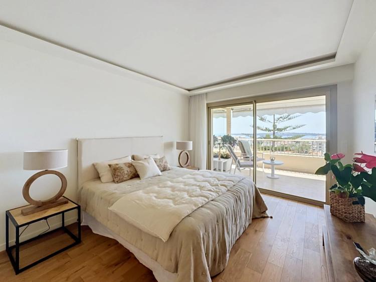 CANNES BASSE CALIFORNIE APPARTEMENT D'EXCEPTION 4 PIECES VUE MER