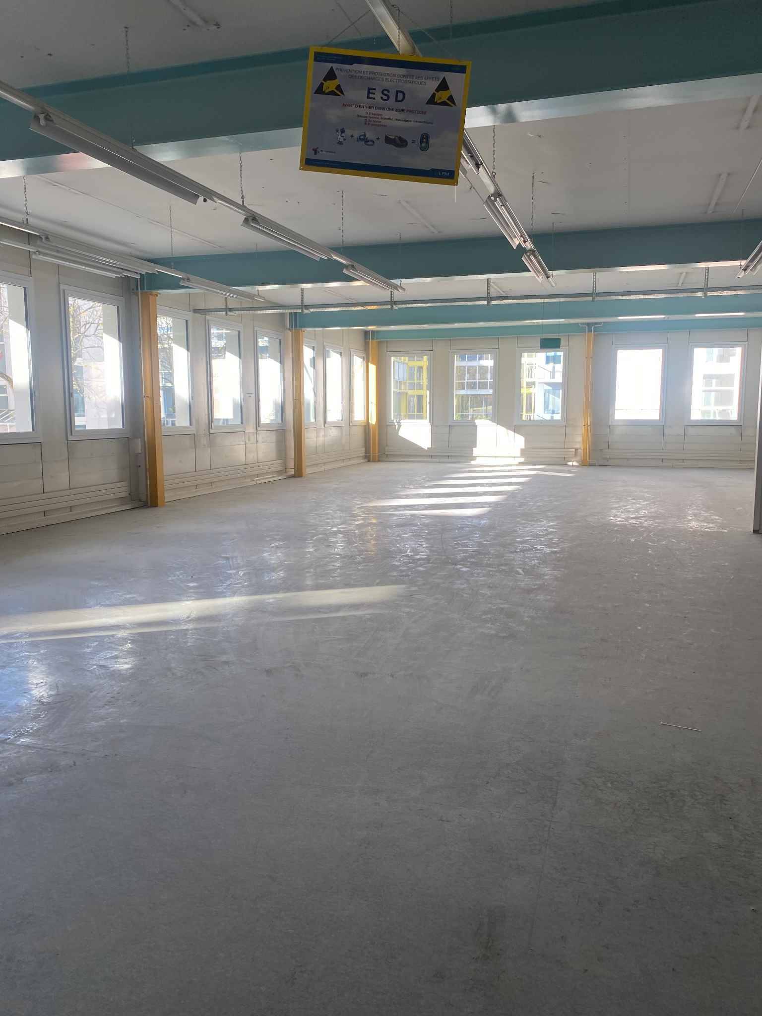 CTN-Surface de 365 m2- Zone FTI