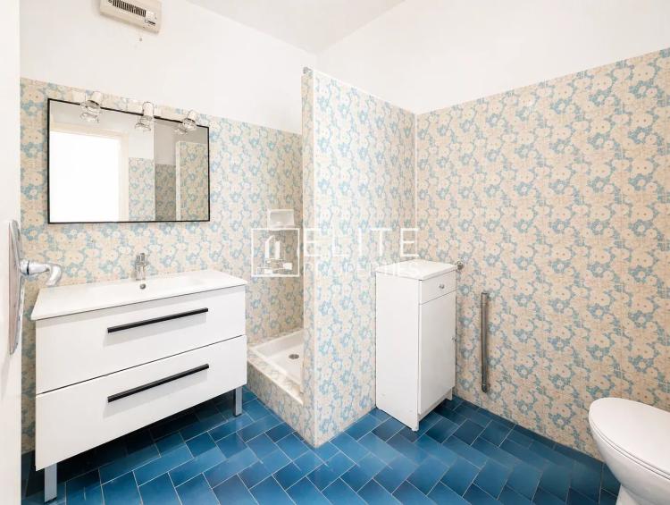 LA ROQUETTE SUR SIAGNE , maison de 4 logements sur parcelle de 1990 m²