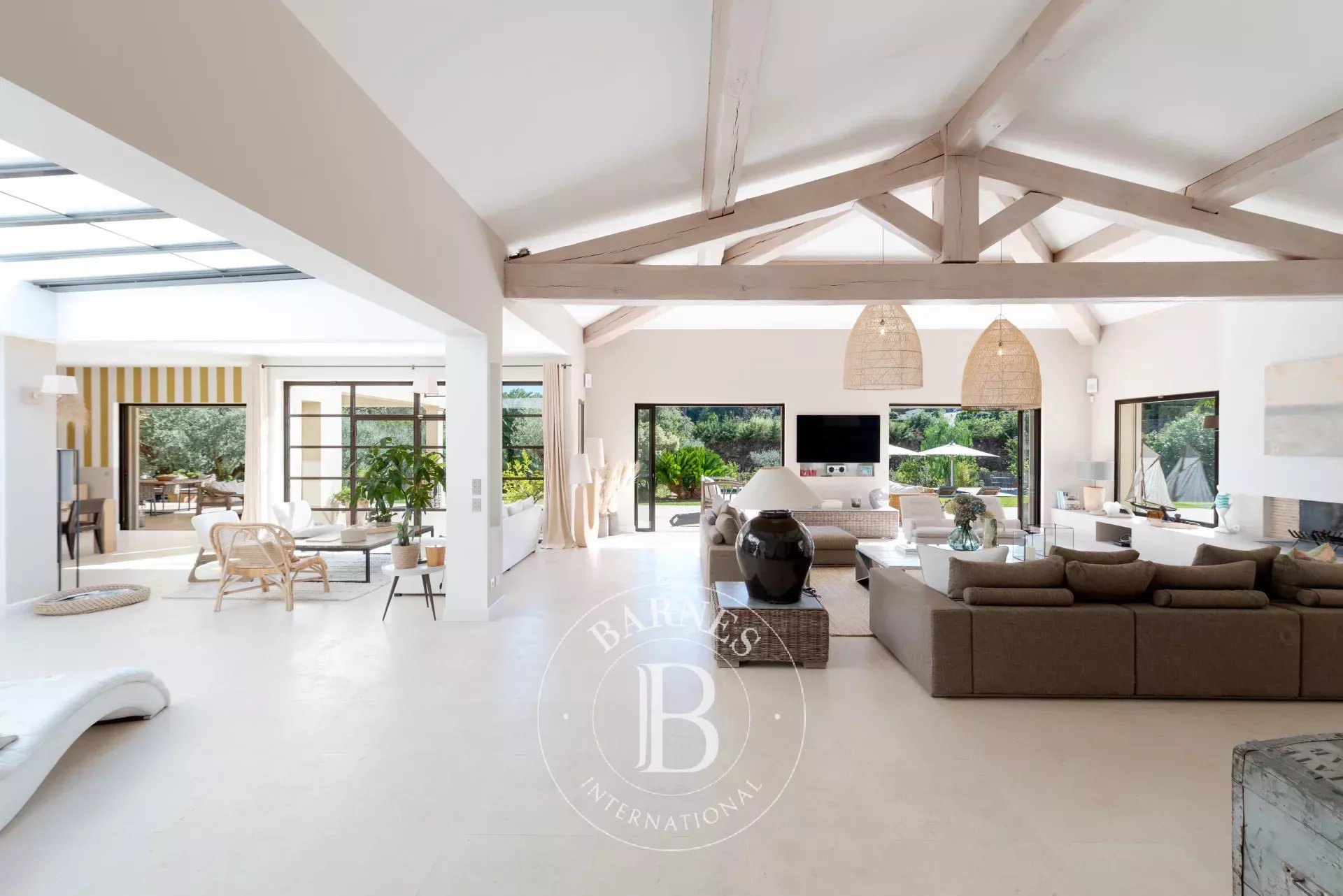 Valbonne - Luxueuse propriété familiale avec maison d'amis - A pied du village - 8 chambres