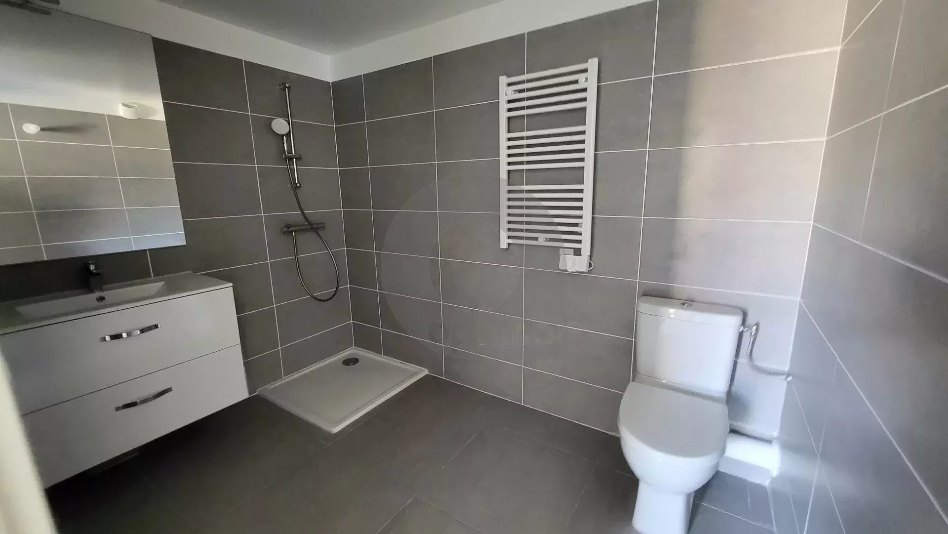 Menton centre - Immeuble neuf - Appartement deux pièces avec terrasse