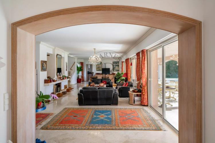 MOUGINS – SECTEUR RÉSIDENTIEL PREMIUM