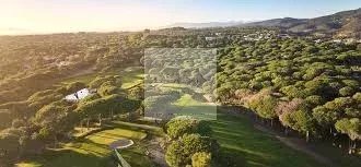 Terrain à Vendre : Un Emplacement Prisé au Calme, Proche des Golfs