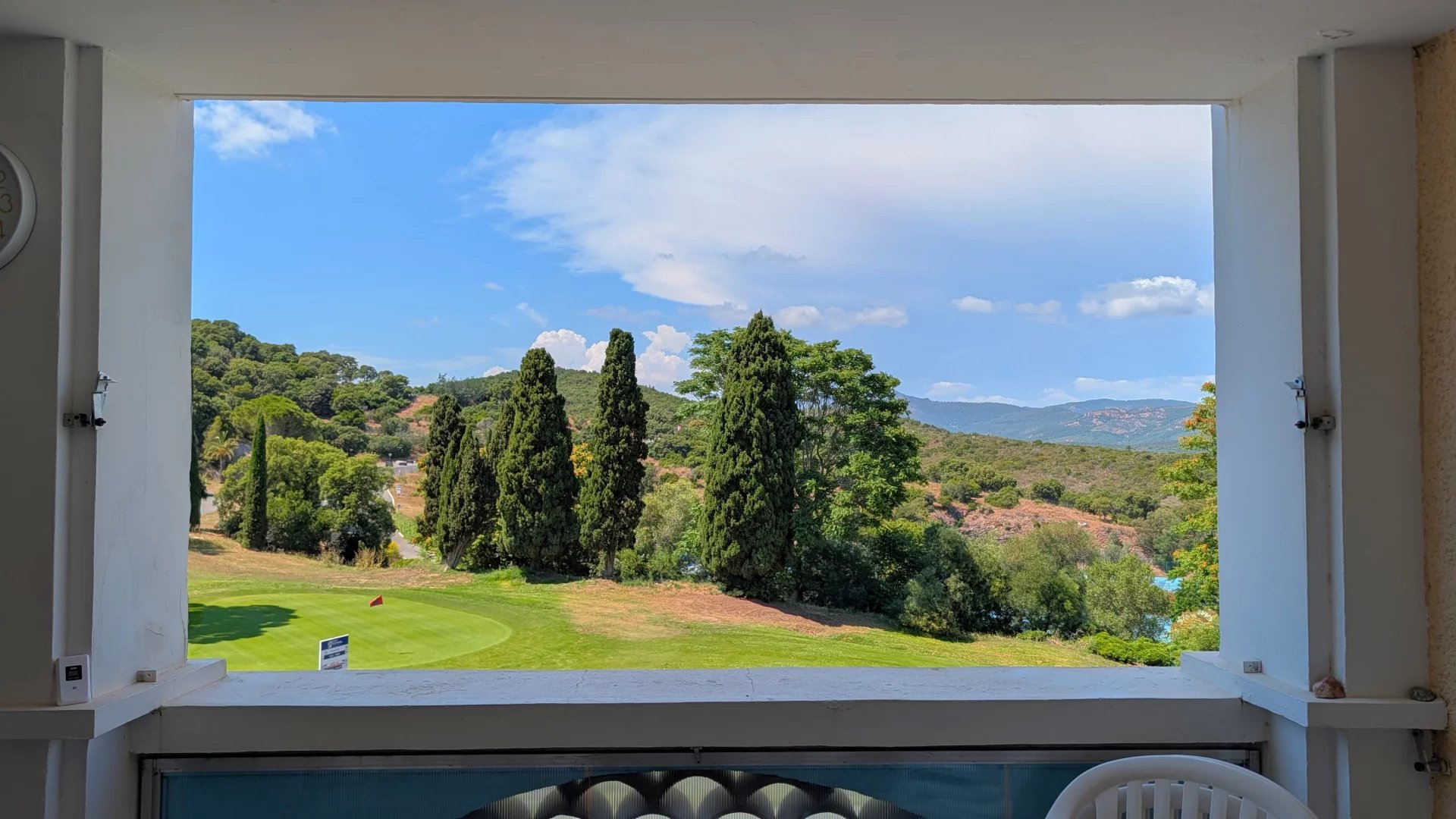 SAINT RAPHAEL - AGAY - CAP ESTEREL studio cabine type large